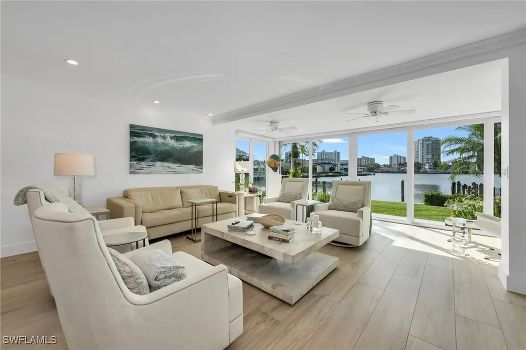 4045 Crayton Road Naples FL 34103