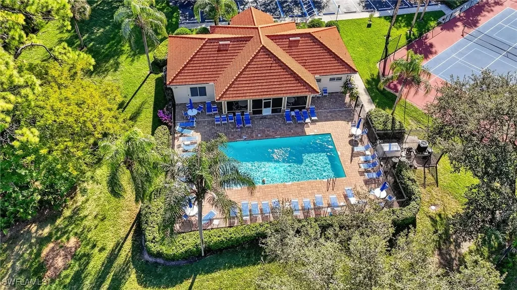 209 Robin Hood Circle Naples FL 34104