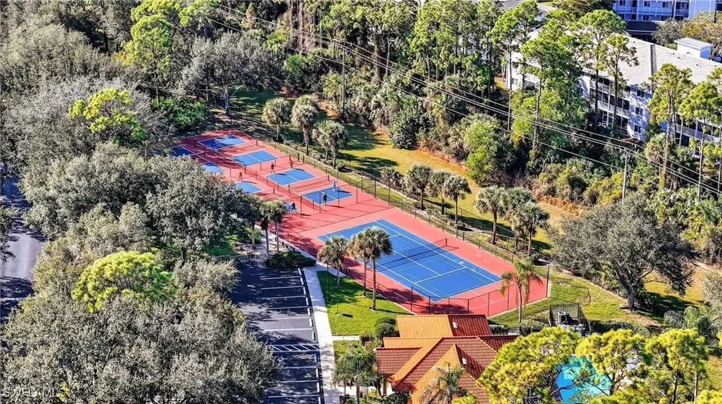 209 Robin Hood Circle Naples FL 34104