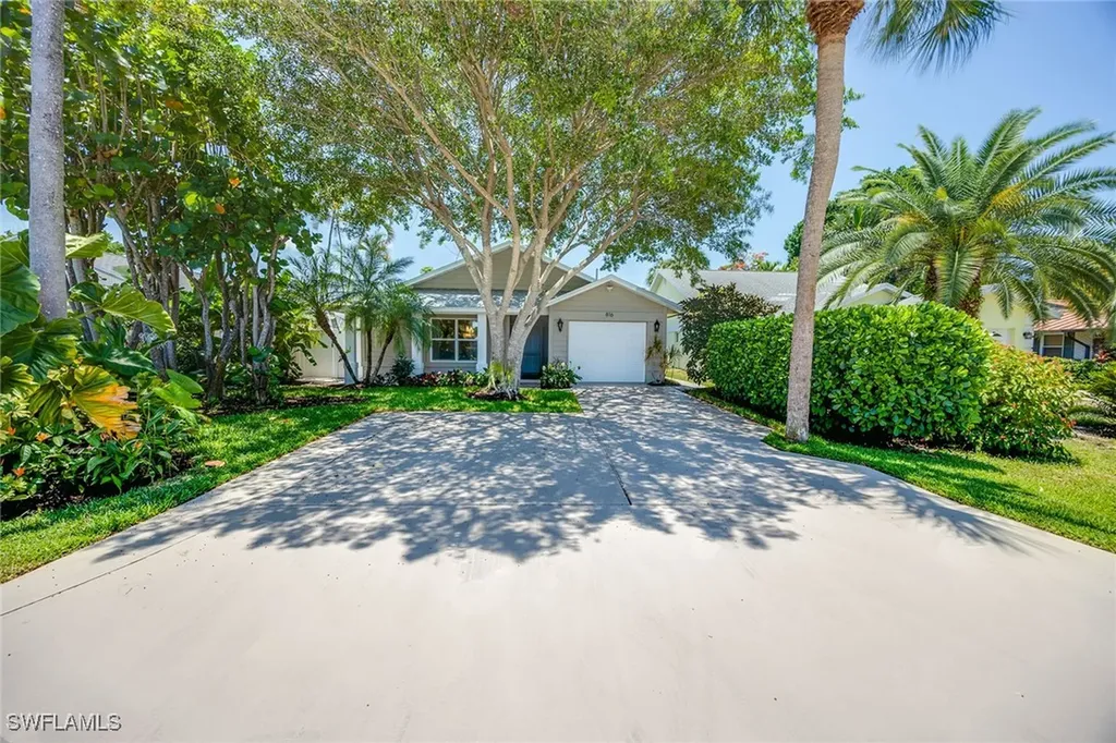 816 102nd Avenue N Naples FL 34108