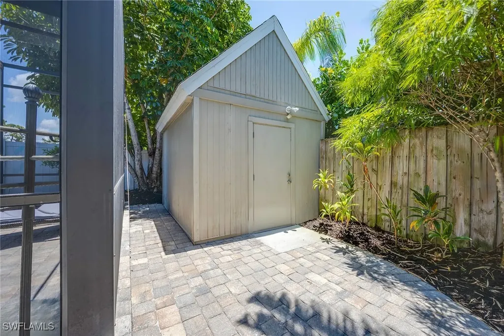 816 102nd Avenue N Naples FL 34108