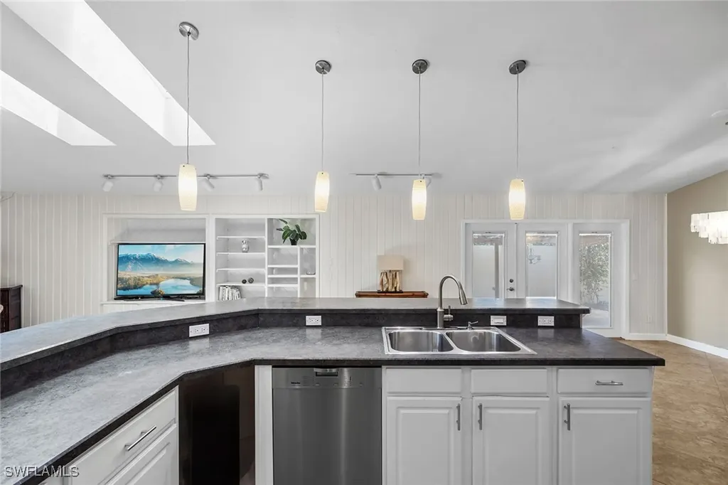816 102nd Avenue N Naples FL 34108