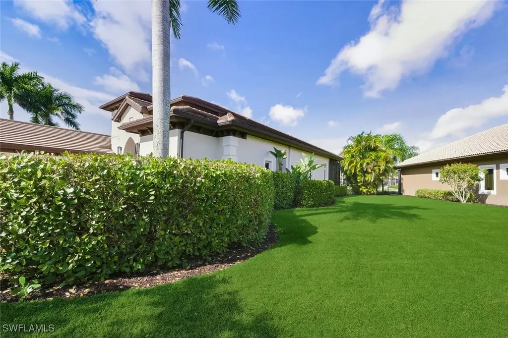 8977 Crooked Stick Court Naples FL 34113