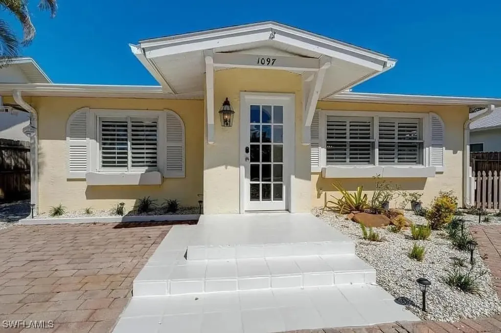 1097 Frank Whiteman Boulevard Naples FL 34103