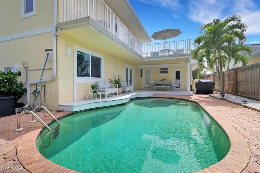 1097 Frank Whiteman Boulevard Naples FL 34103
