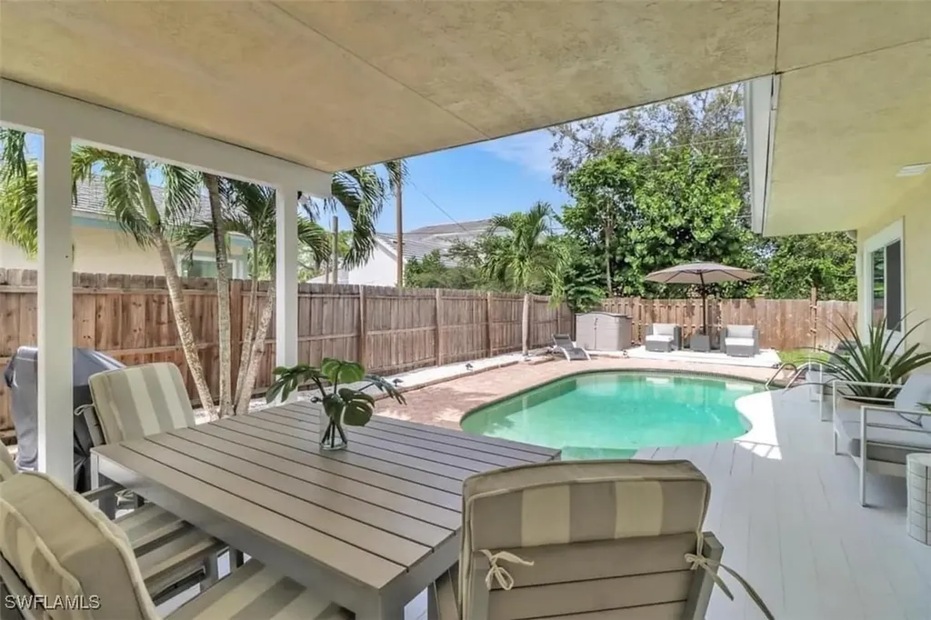 1097 Frank Whiteman Boulevard Naples FL 34103