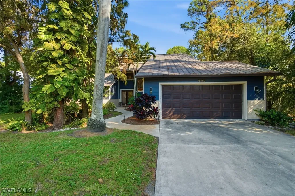 5900 Cypress Hollow Way Naples FL 34109