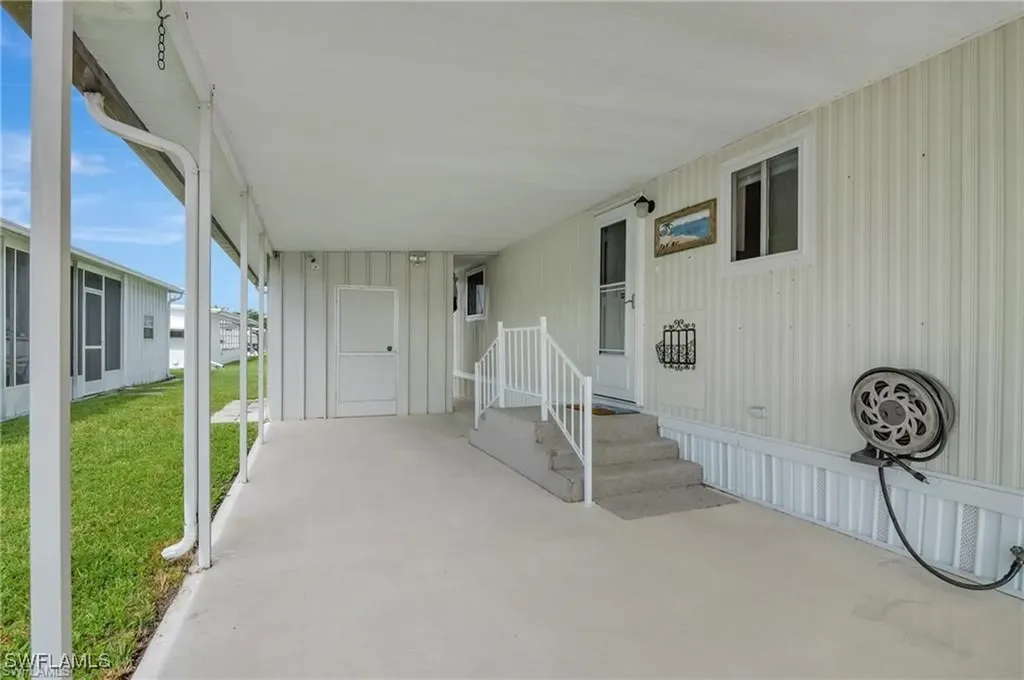 193 Carissa Lane Naples FL 34114