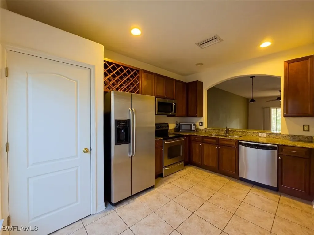 1044 Sleepy Oak Drive Zephyrhills FL 33543