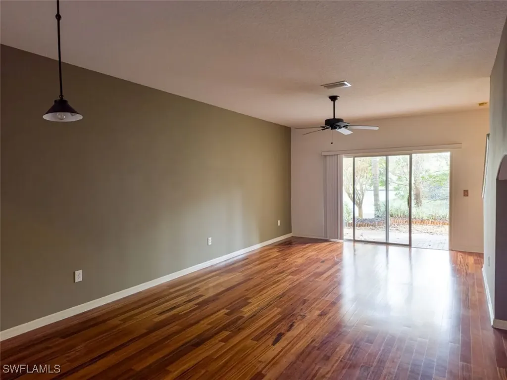 1044 Sleepy Oak Drive Zephyrhills FL 33543