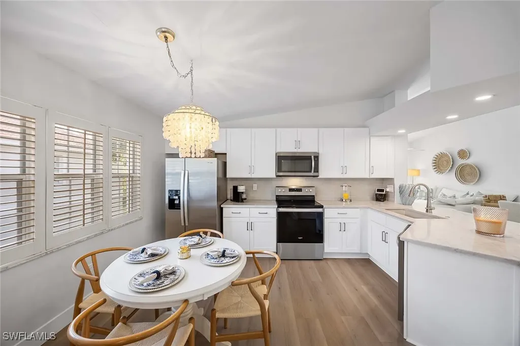 2450 Old Groves Road Naples FL 34109