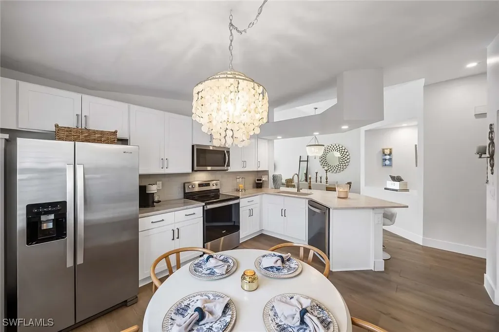 2450 Old Groves Road Naples FL 34109