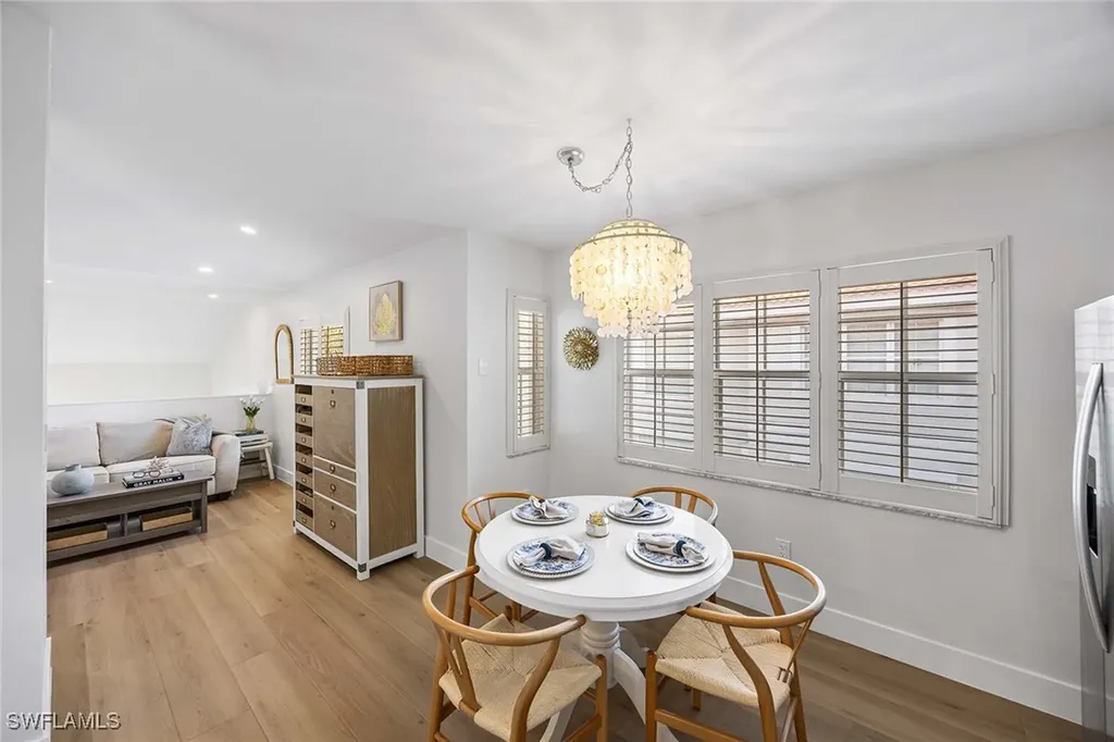 2450 Old Groves Road Naples FL 34109