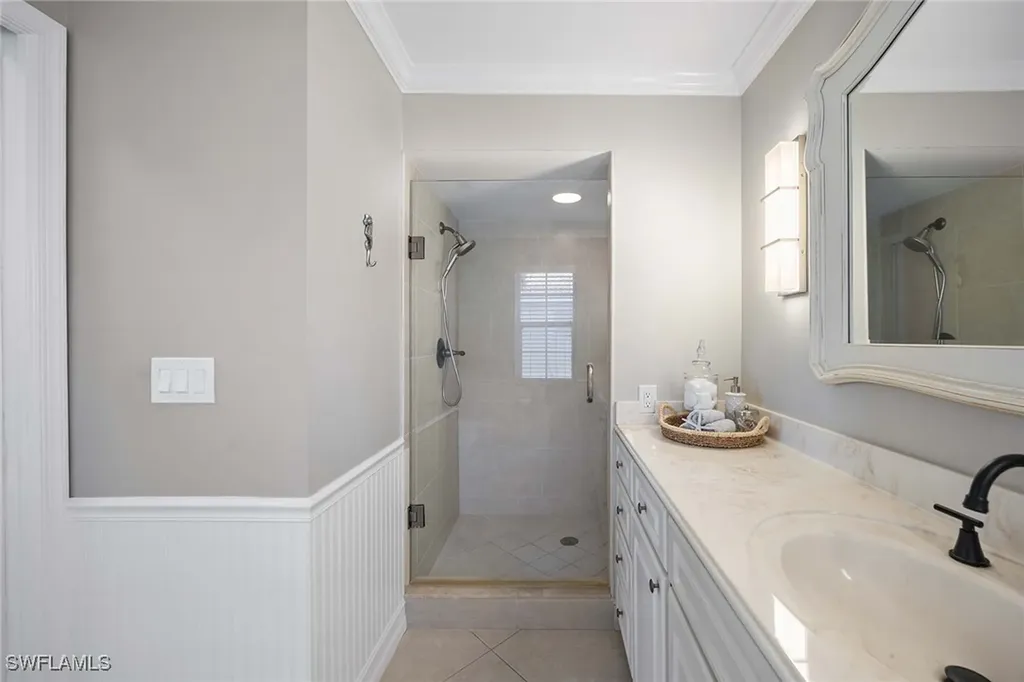 2450 Old Groves Road Naples FL 34109