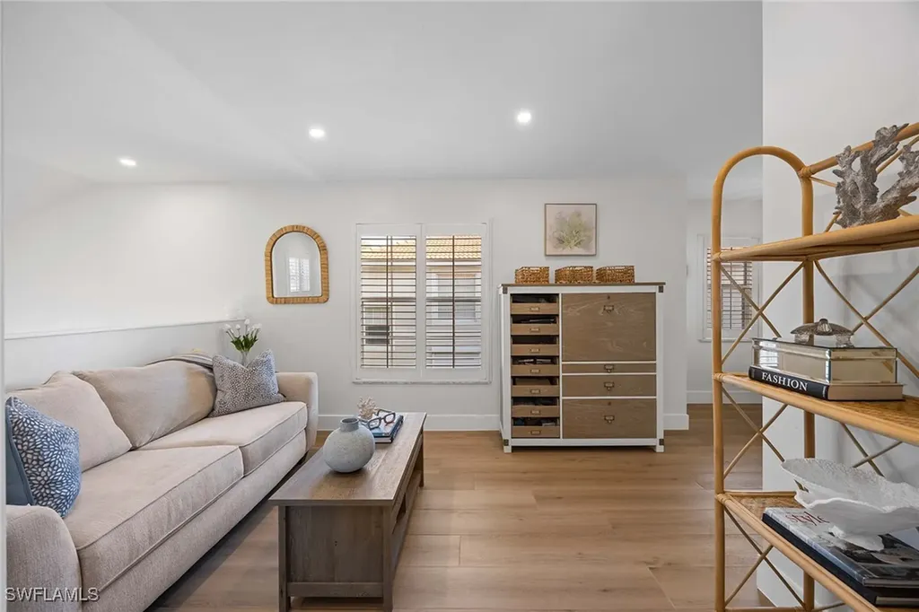 2450 Old Groves Road Naples FL 34109