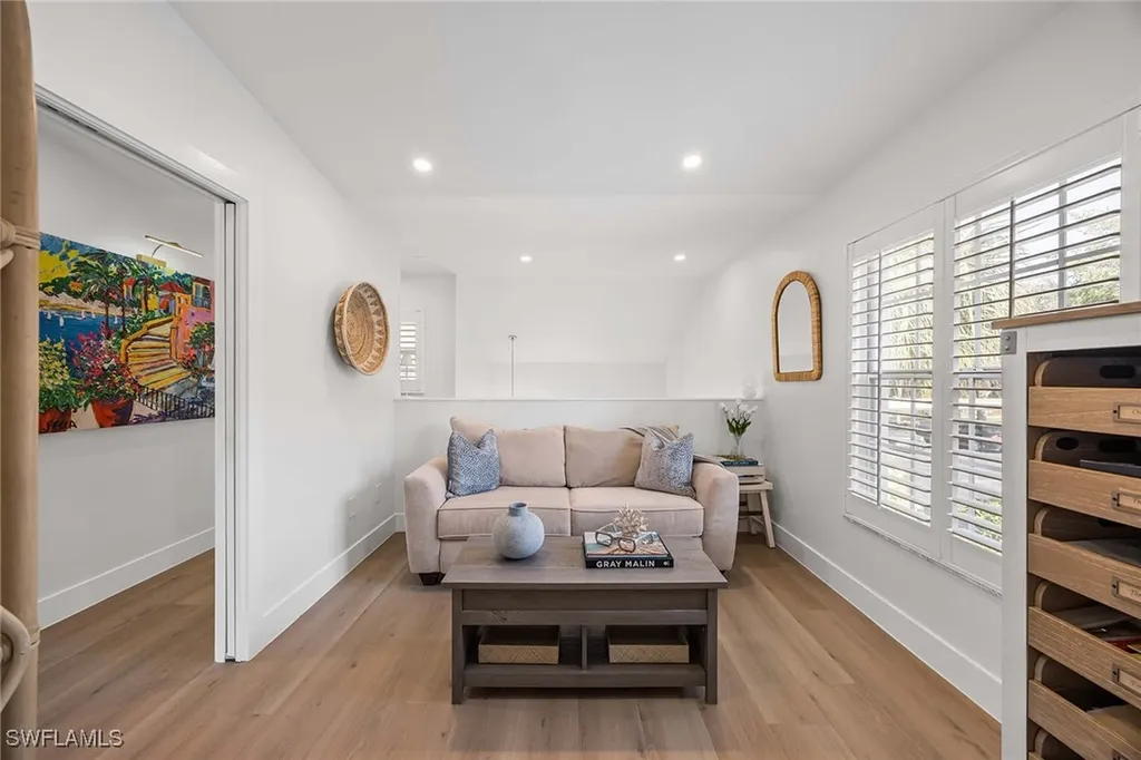 2450 Old Groves Road Naples FL 34109