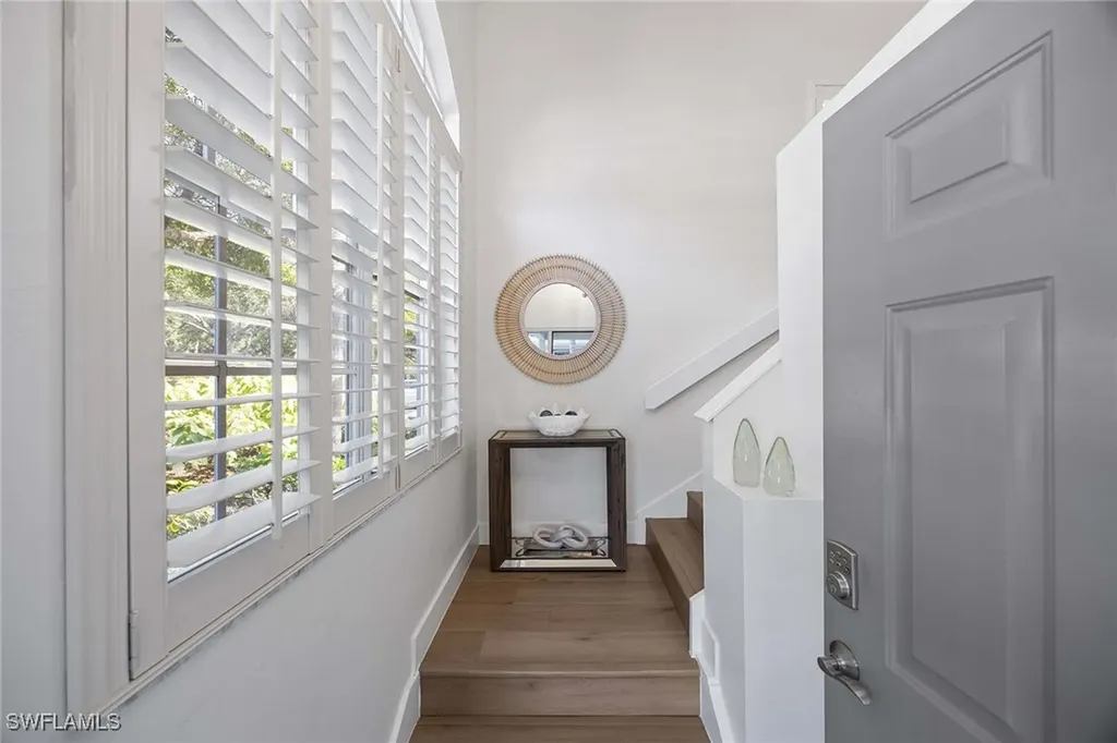 2450 Old Groves Road Naples FL 34109