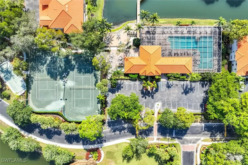 2450 Old Groves Road Naples FL 34109