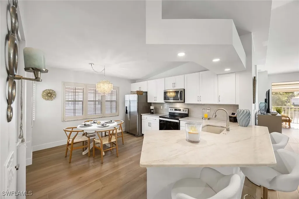 2450 Old Groves Road Naples FL 34109