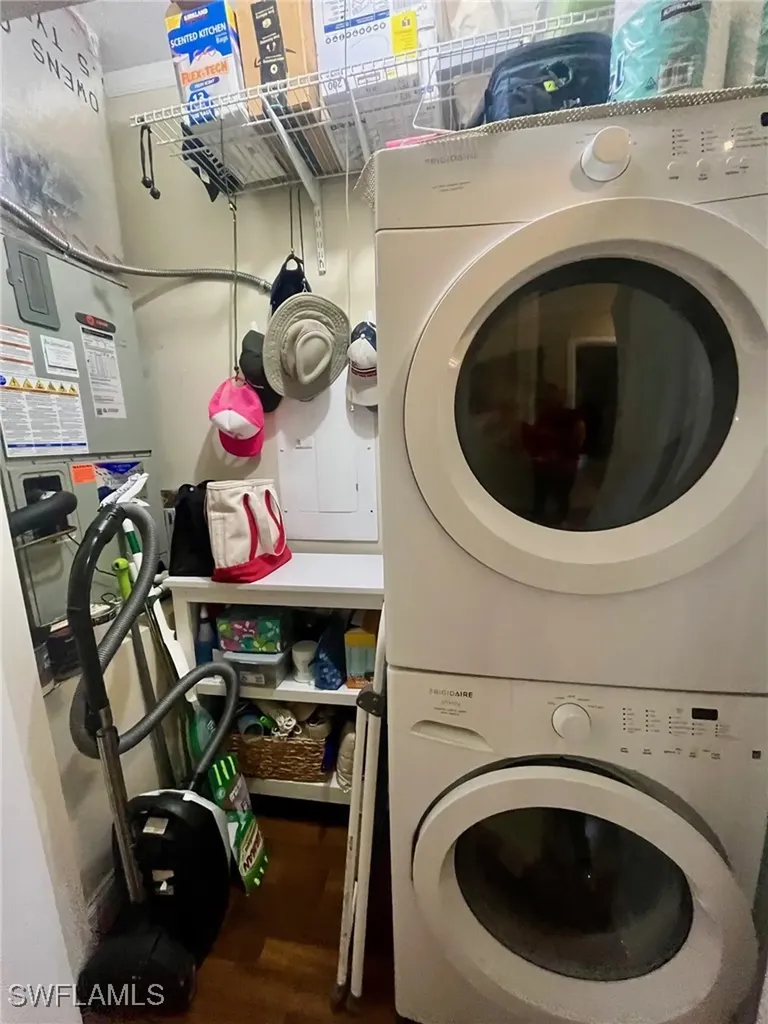 1284 Diamond Lake Circle Naples FL 34114