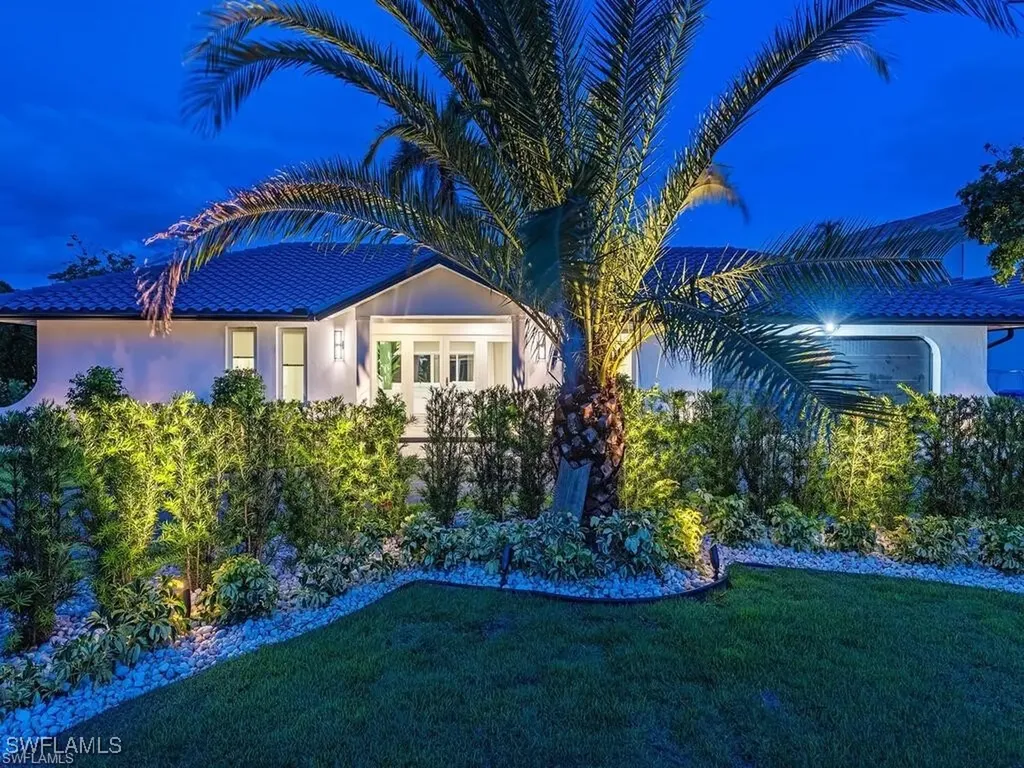 4856 Crayton Road Naples FL 34103