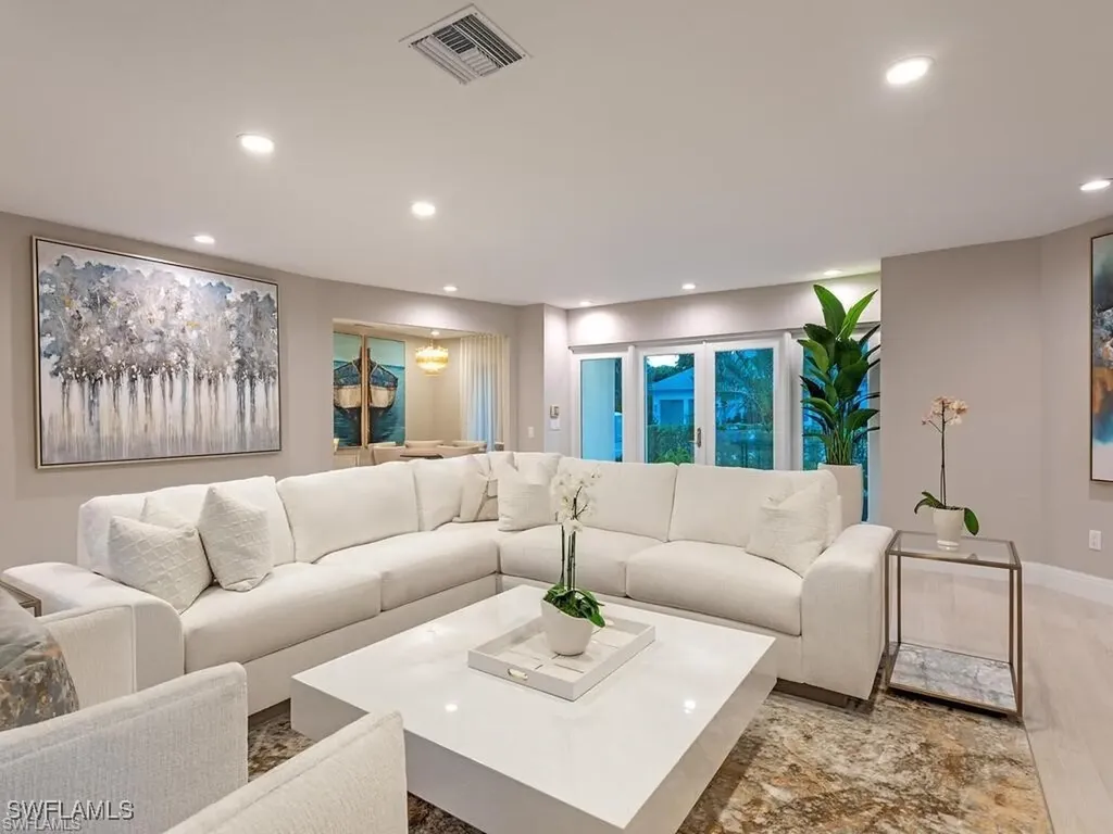 4856 Crayton Road Naples FL 34103