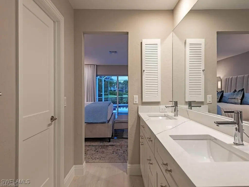 4856 Crayton Road Naples FL 34103