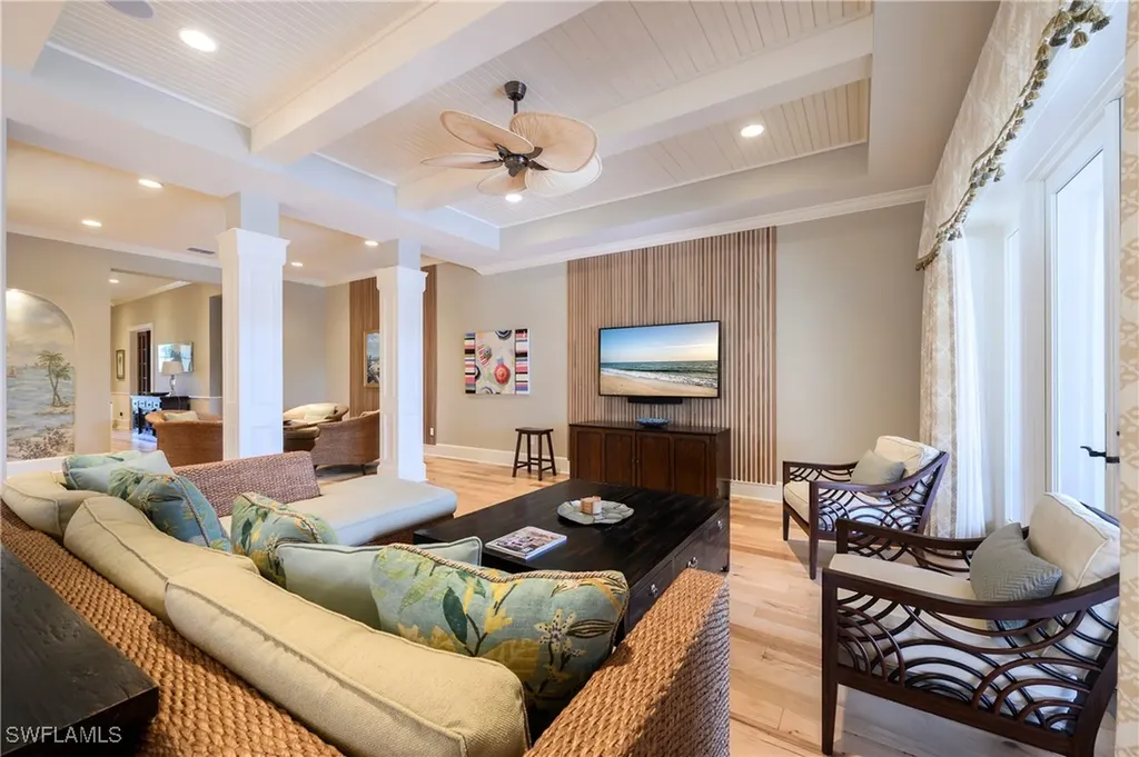 725 West Lake Drive Naples FL 34102