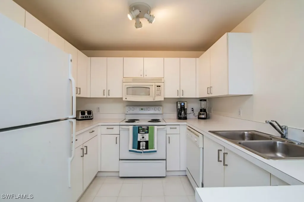 519 Roma Court Naples FL 34110