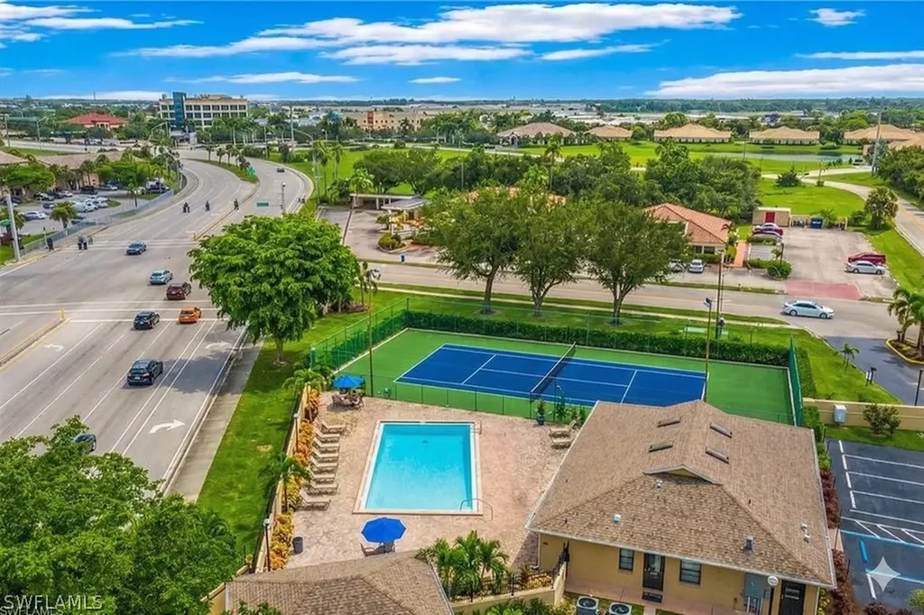 5323 Summerlin Road Fort Myers FL 33919