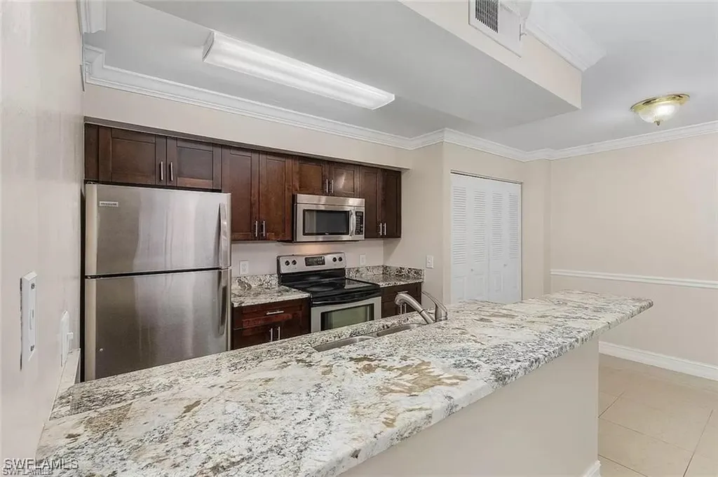 5323 Summerlin Road Fort Myers FL 33919
