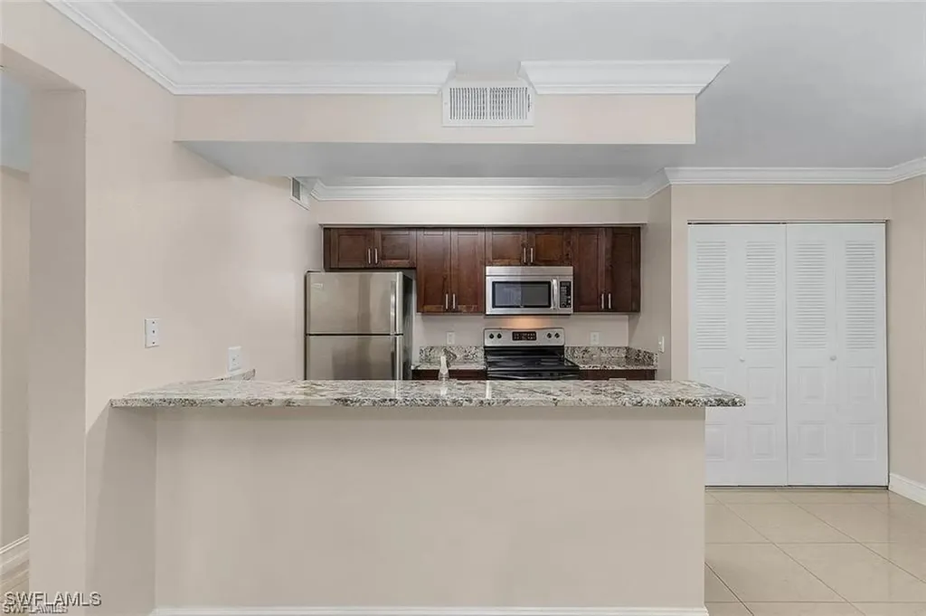 5323 Summerlin Road Fort Myers FL 33919