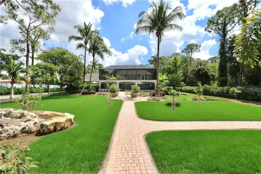 Naples FL, 2061 Santa Barbara Boulevard