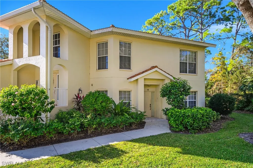 Naples FL, 963 Egrets Run, Unit 102