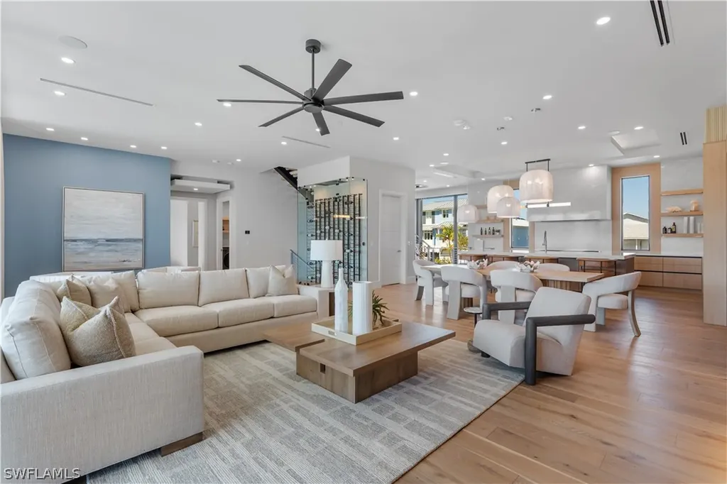 256 Trade Winds Avenue Naples FL 34108