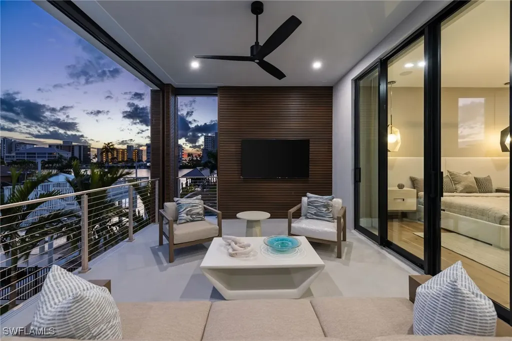 256 Trade Winds Avenue Naples FL 34108