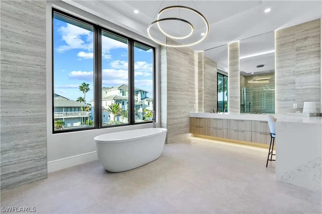 256 Trade Winds Avenue Naples FL 34108
