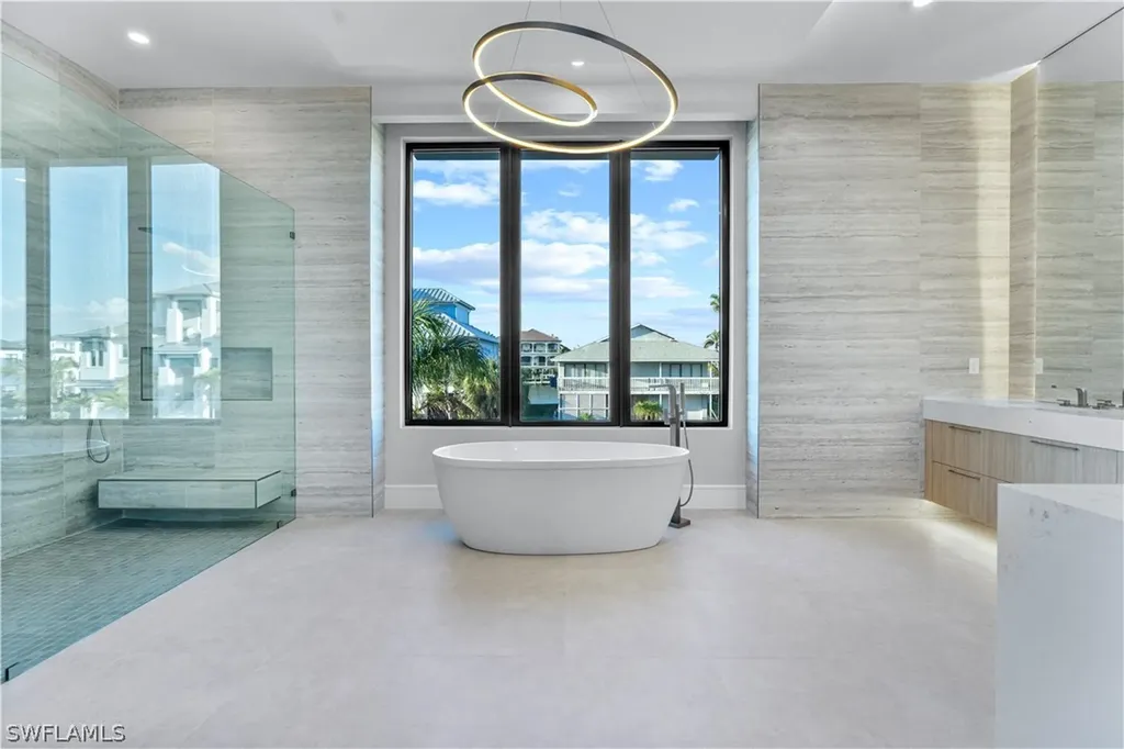 256 Trade Winds Avenue Naples FL 34108