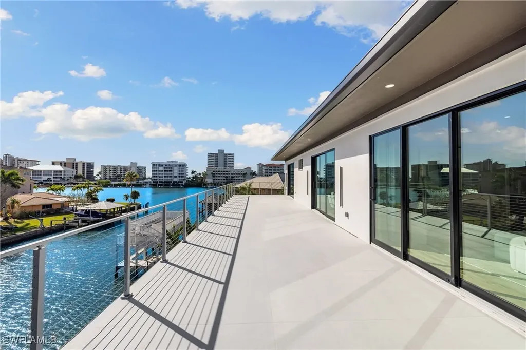 256 Trade Winds Avenue Naples FL 34108