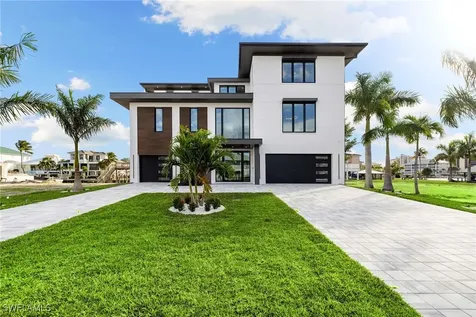 256 Trade Winds Avenue Naples FL 34108