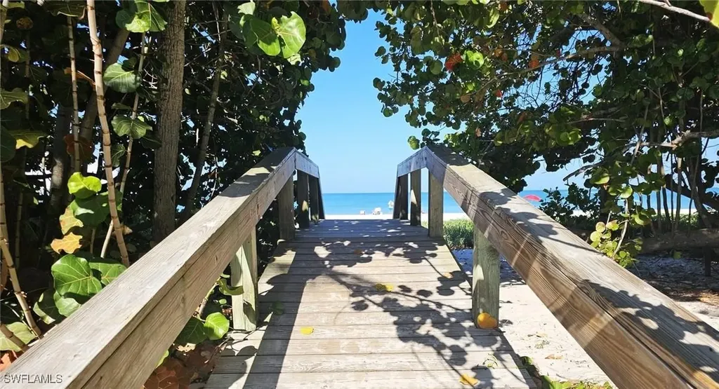 18001 Bluewater Drive Naples FL 34114