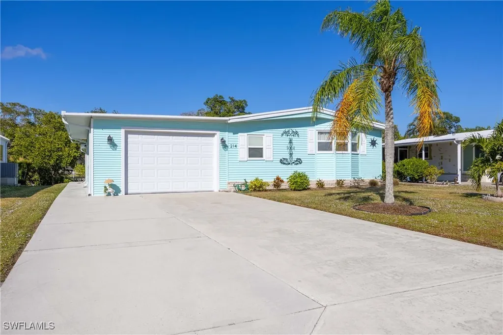 214 Riverwood Road Naples FL 34114