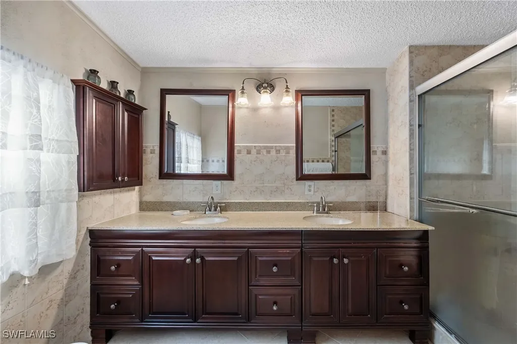 214 Riverwood Road Naples FL 34114