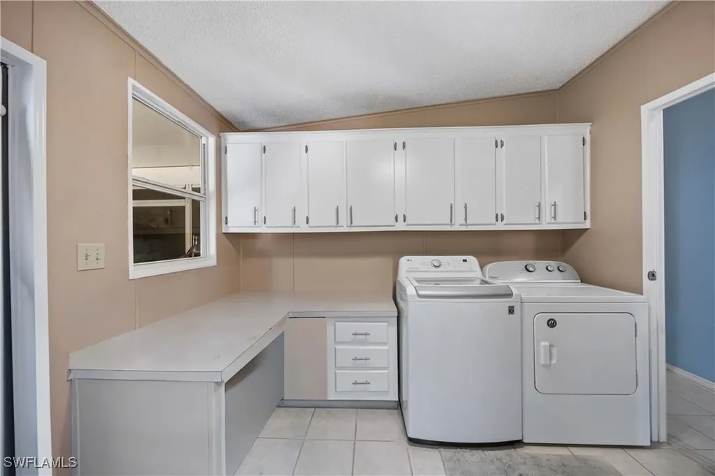 214 Riverwood Road Naples FL 34114