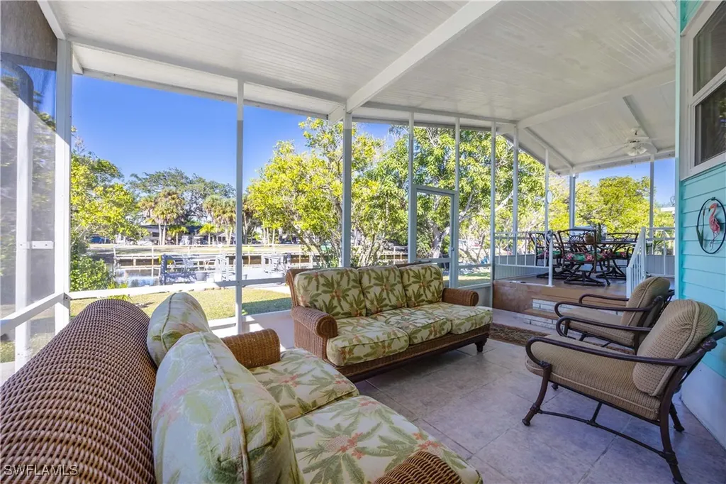 214 Riverwood Road Naples FL 34114