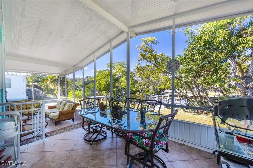 214 Riverwood Road Naples FL 34114