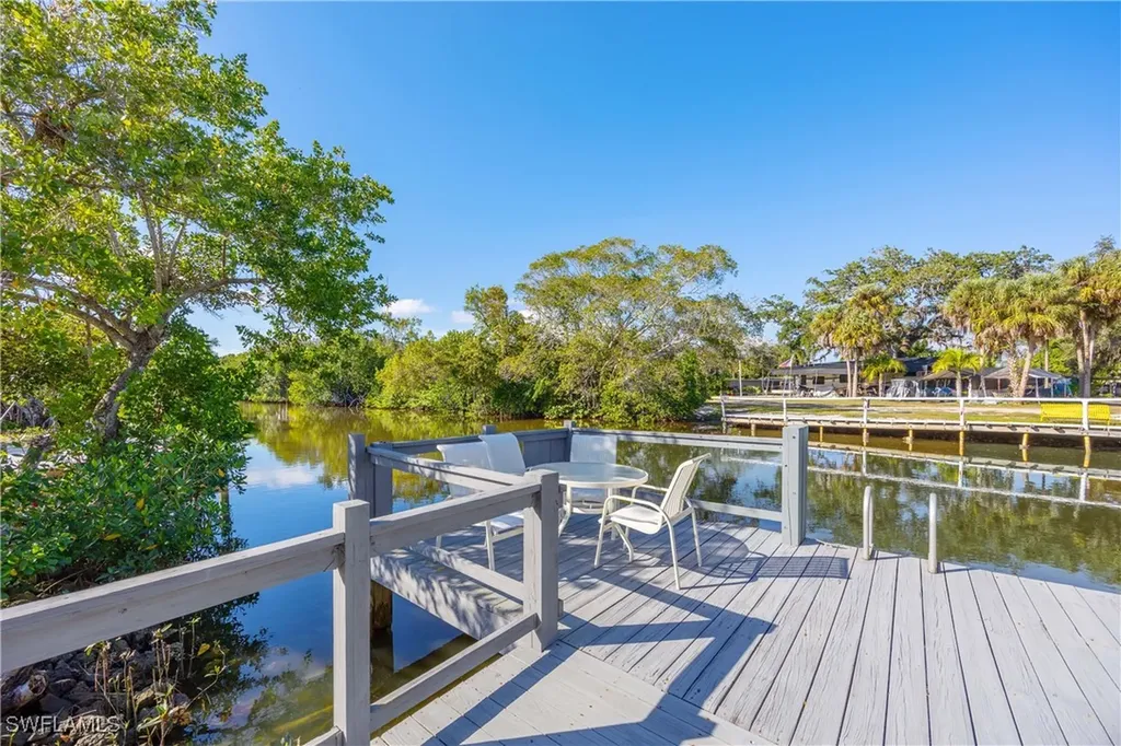 214 Riverwood Road Naples FL 34114