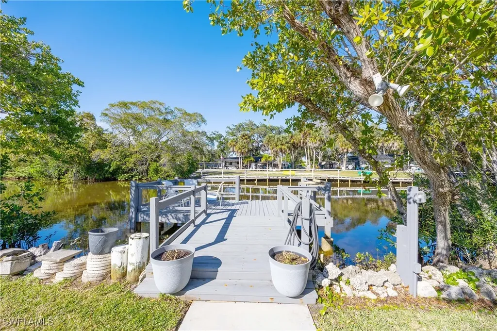 214 Riverwood Road Naples FL 34114