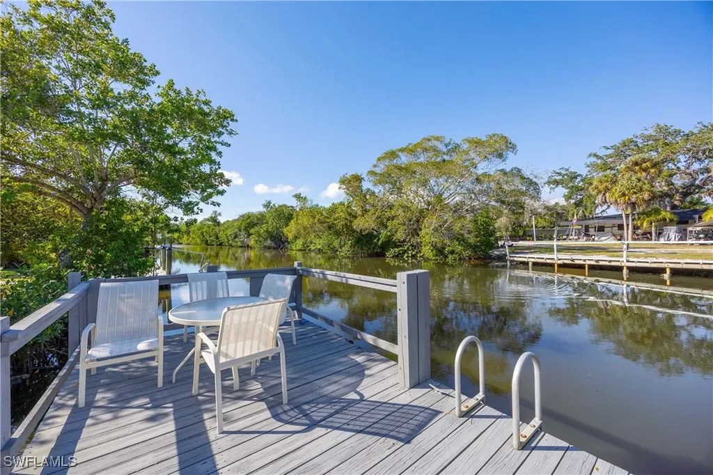 214 Riverwood Road Naples FL 34114