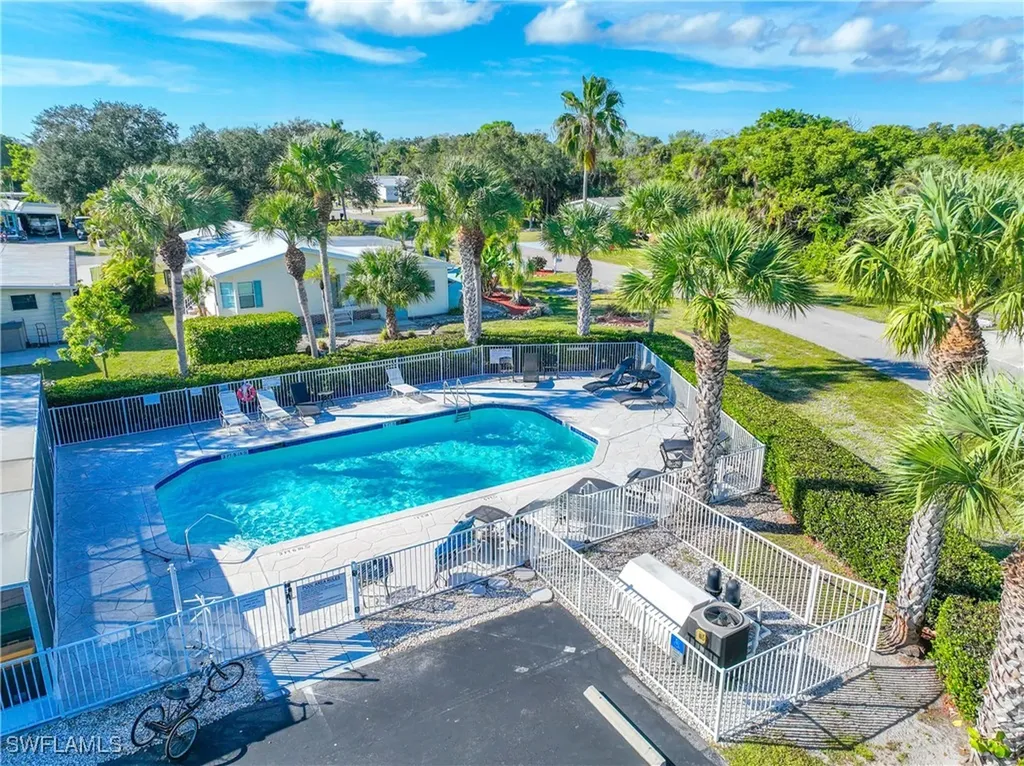 214 Riverwood Road Naples FL 34114